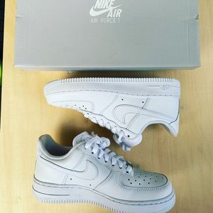 Air Force 1s - women’s
